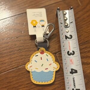 Aldi Cupcake Keychain Quarter Coin Holder Bag Charm w/ Carabiner Clip gift ALD